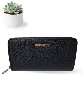 Rampage Black Pebbled Zip Around Wallet Gold Hardware